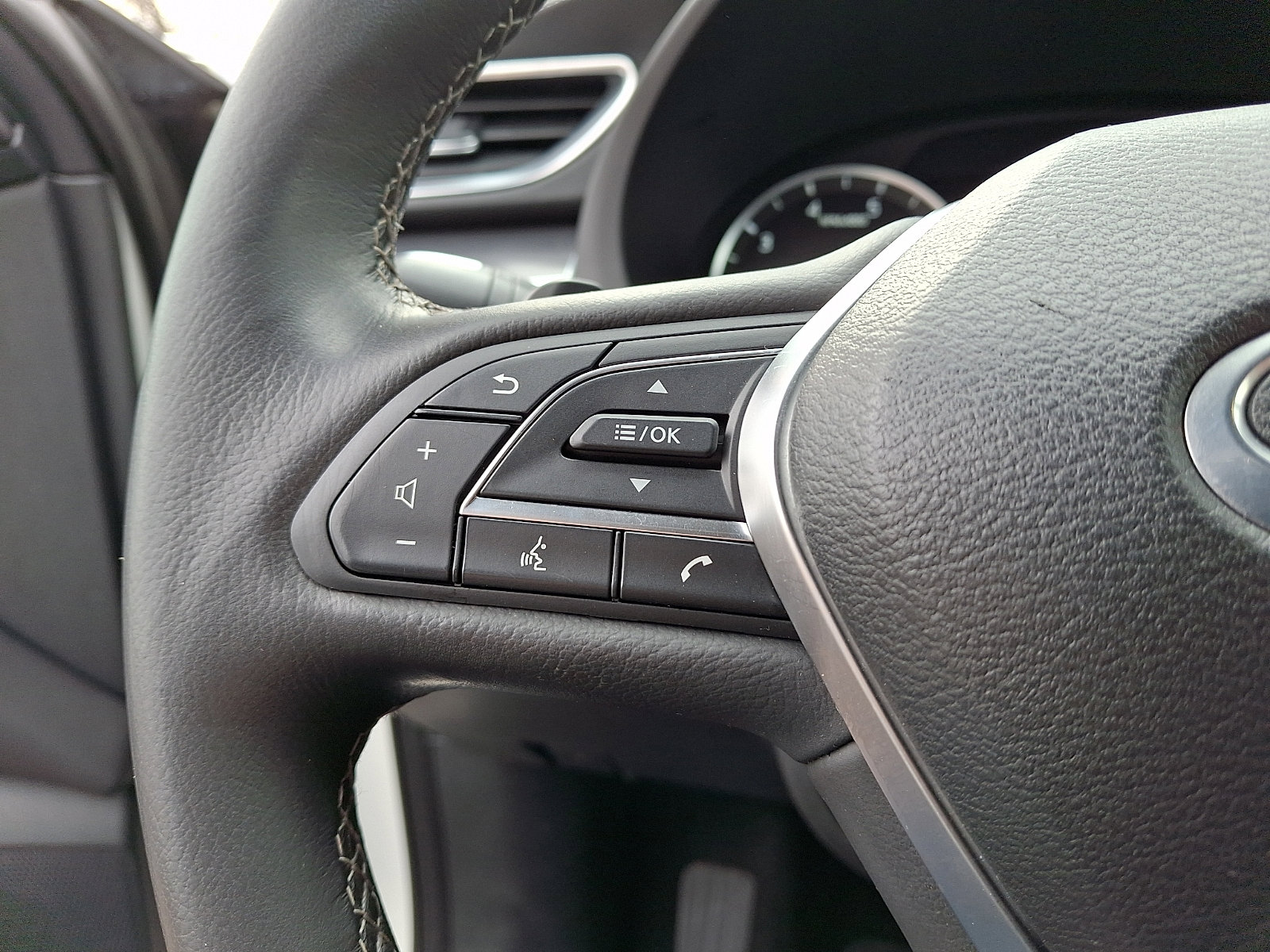 Certified 2023 INFINITI QX55 Luxe w/ Cargo Package image 20