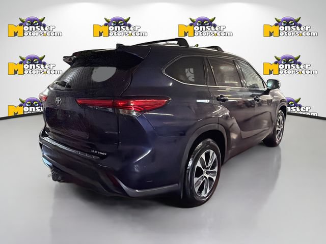 Used 2020 Toyota Highlander XLE AWD/4WD image 4