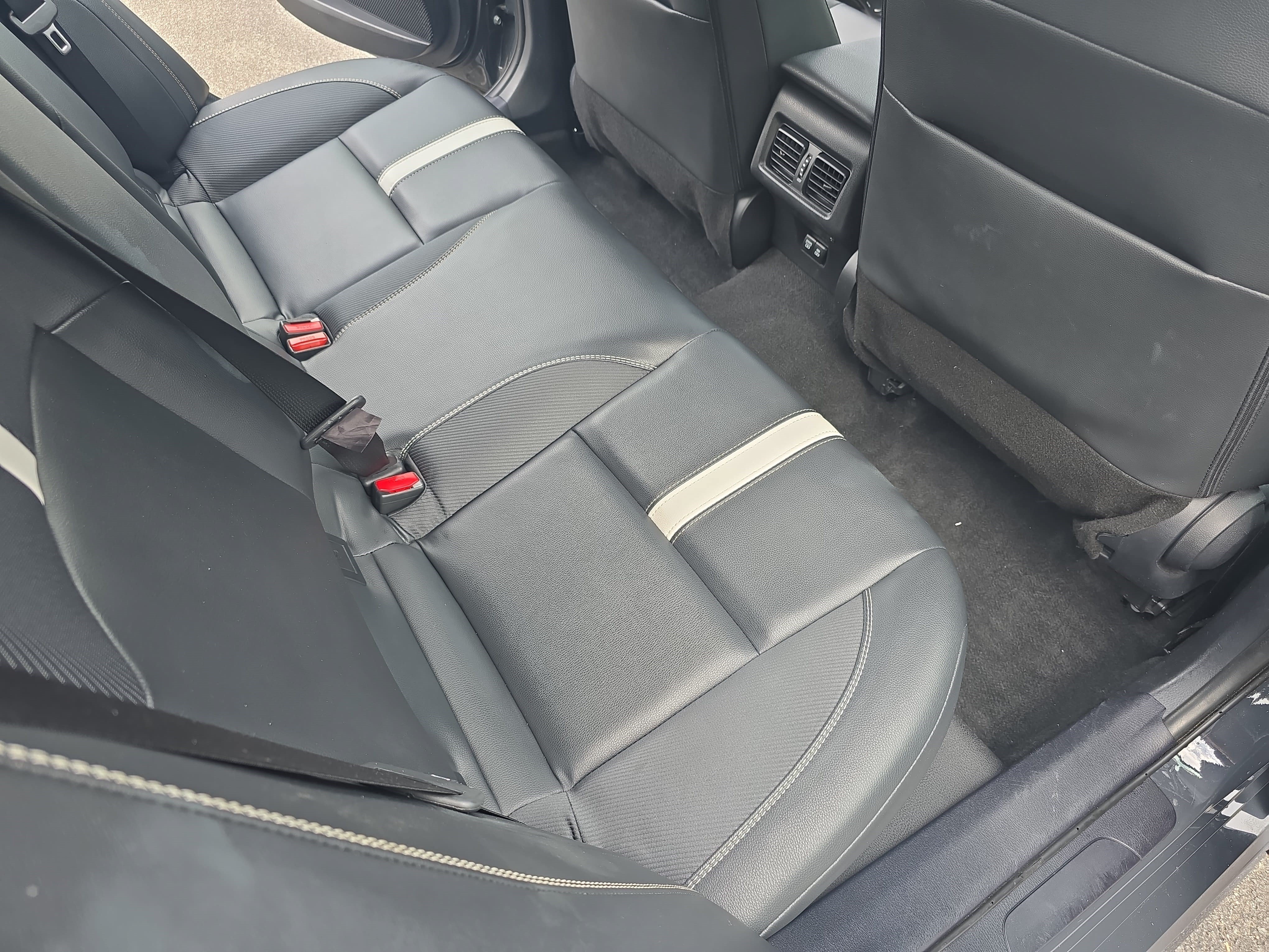 Used 2025 Toyota Camry SE w/ Convenience Package FWD image 11