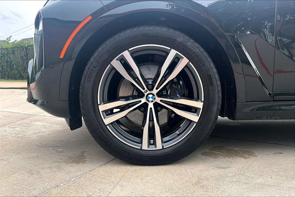 Used 2025 BMW X7 xDrive40i w/ M Sport Package AWD/4WD image 11