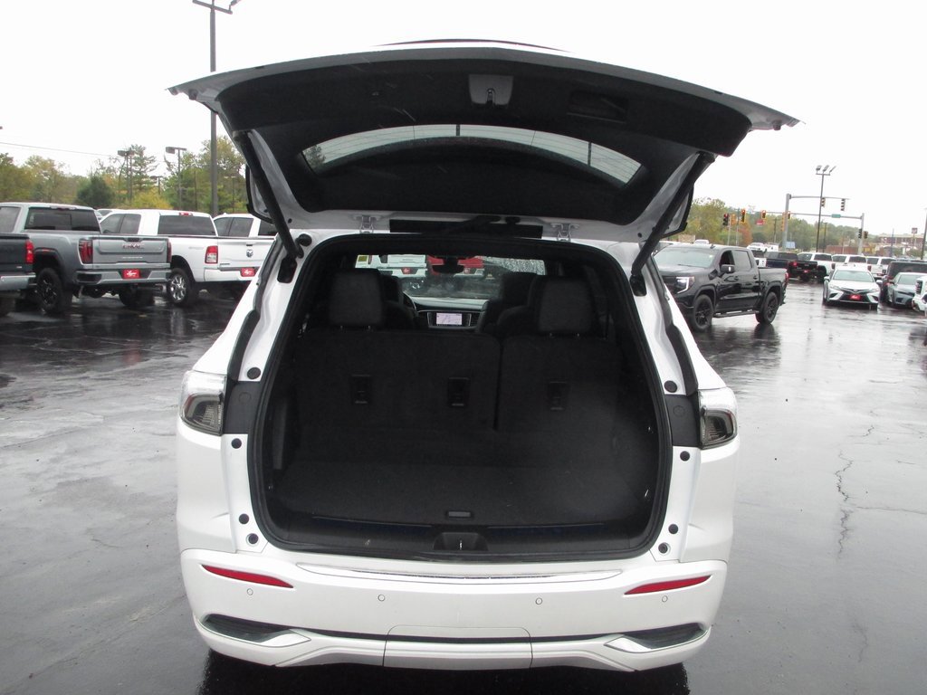 Certified 2023 Buick Enclave Avenir image 7