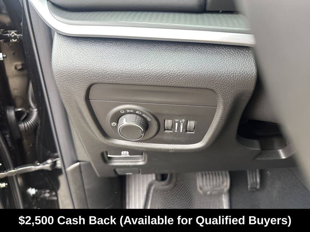 New 2025 Jeep Grand Cherokee L Laredo w/ Luxury Tech Group I RWD image 35