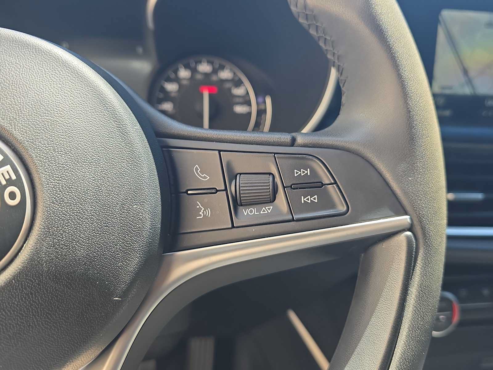 Used 2019 Alfa Romeo Stelvio AWD image 21