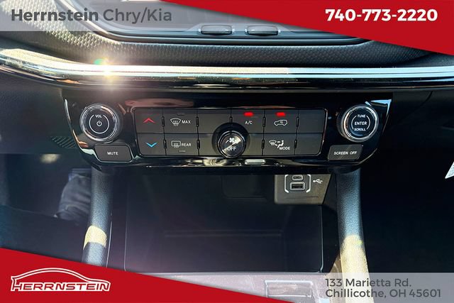 New 2026 Jeep Compass Latitude AWD/4WD image 15