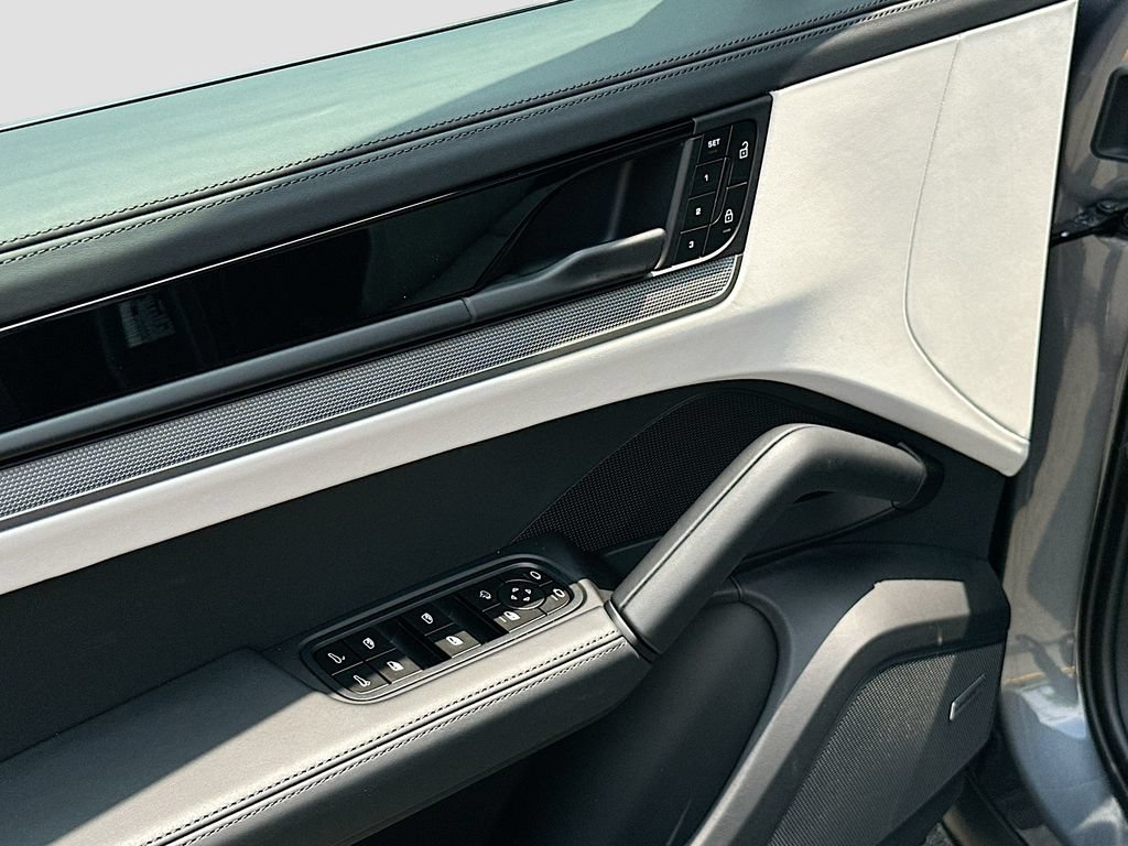 New 2026 Porsche Cayenne AWD/4WD image 20