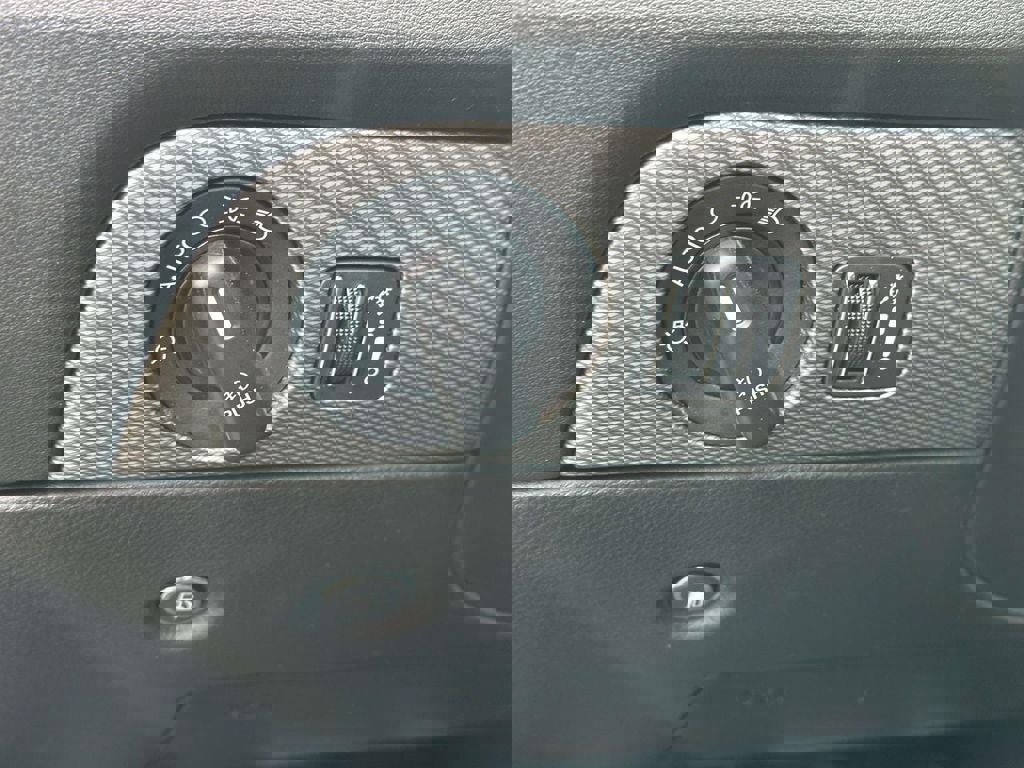 Used 2018 Dodge Durango SRT w/ SRT Interior Appearance Group image 23