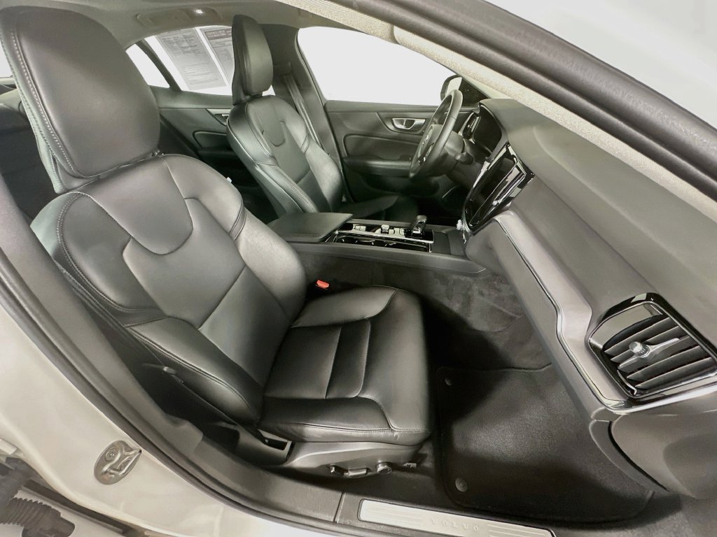 Used 2024 Volvo S60 B5 Core FWD image 36