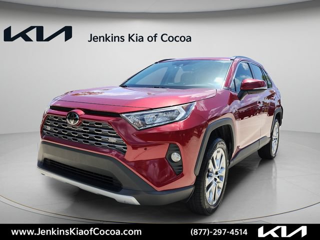 Used 2019 Toyota RAV4 Limited w/ Cold Weather Package FWD image 11