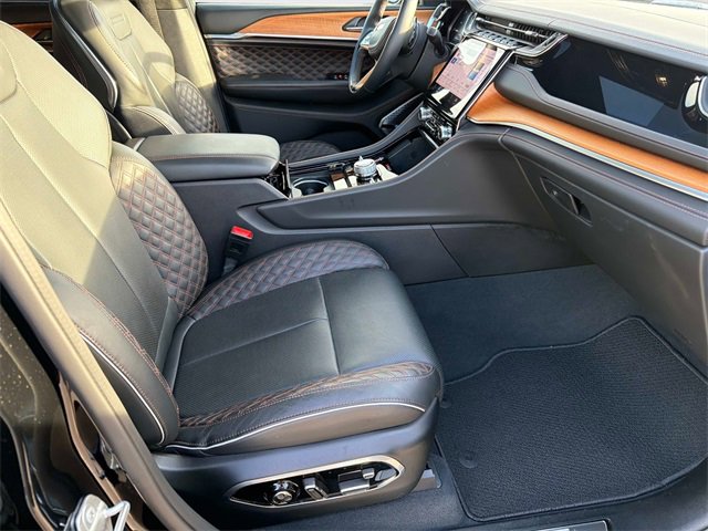 Used 2023 Jeep Grand Cherokee Summit image 23