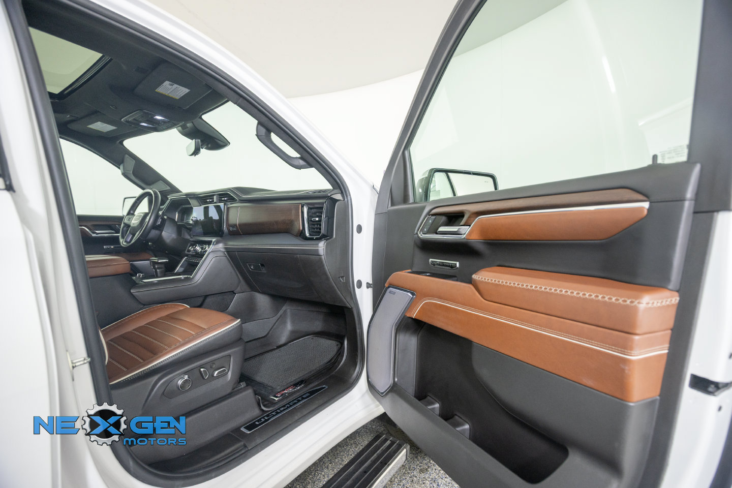 Used 2024 GMC Sierra 1500 Denali Ultimate AWD/4WD image 6