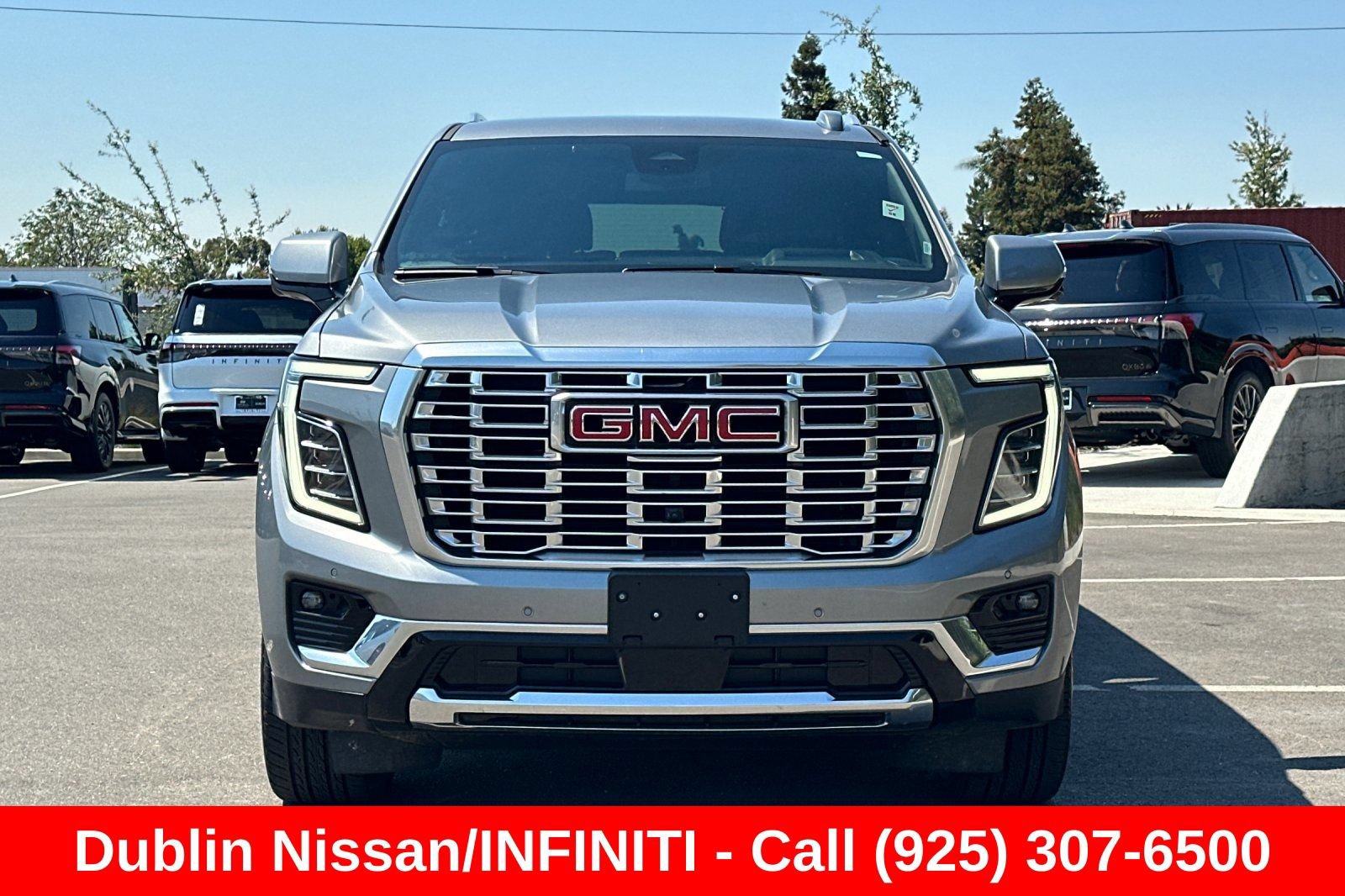Used 2025 GMC Yukon XL Denali AWD/4WD image 9