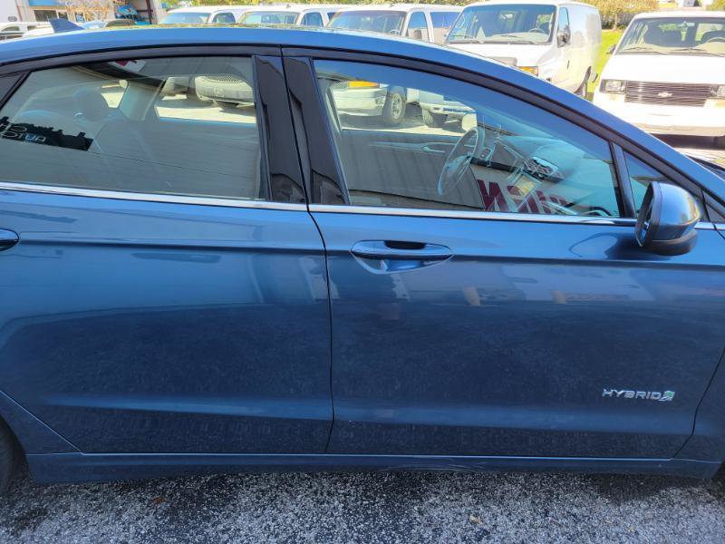 Used 2019 Ford Fusion SE FWD image 14
