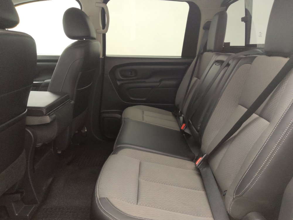 Used 2017 Nissan Titan S AWD/4WD image 18