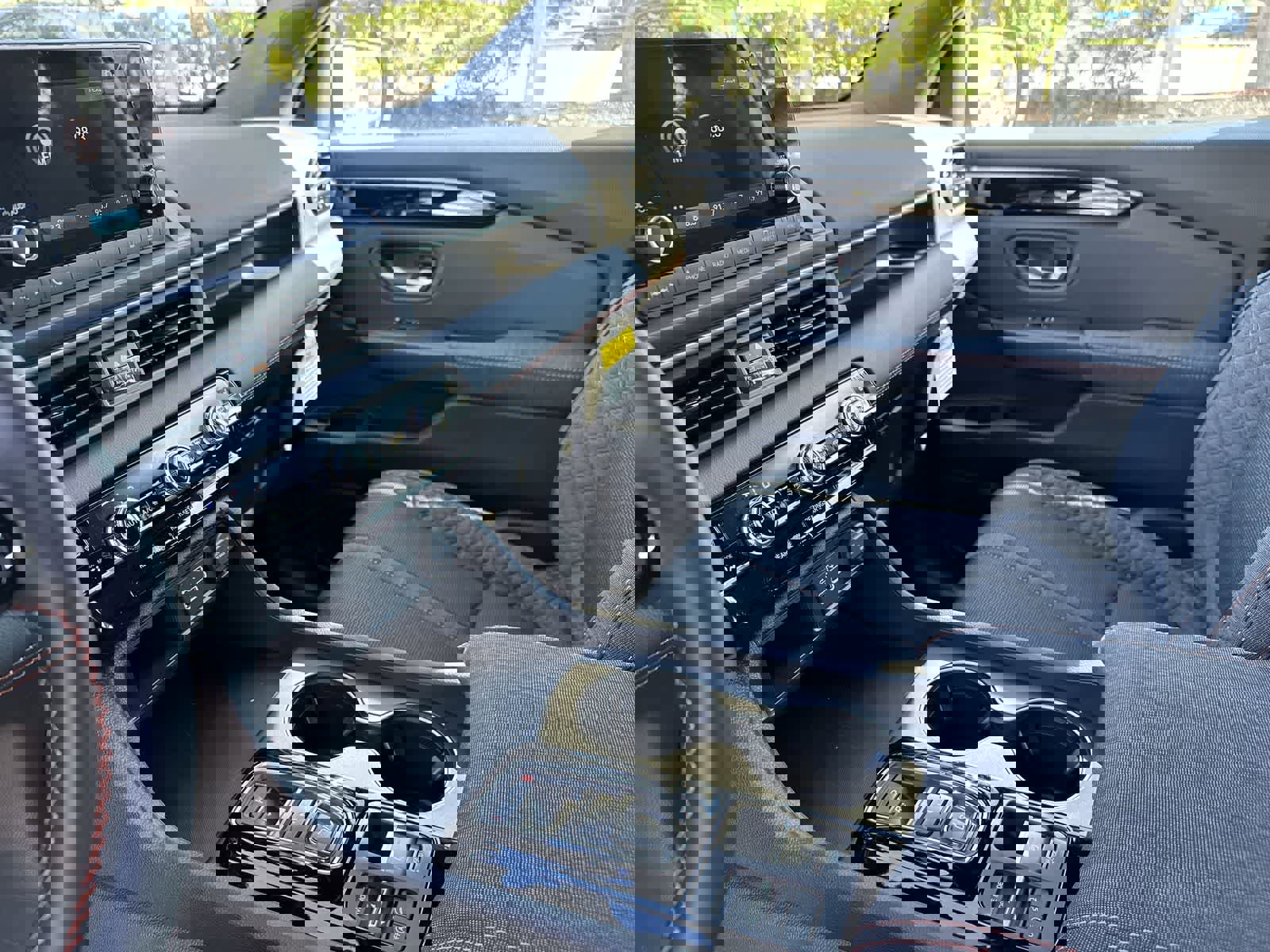 Used 2023 Honda Pilot Sport image 11