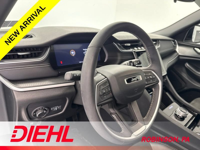 Used 2023 Jeep Grand Cherokee L Laredo AWD/4WD image 22