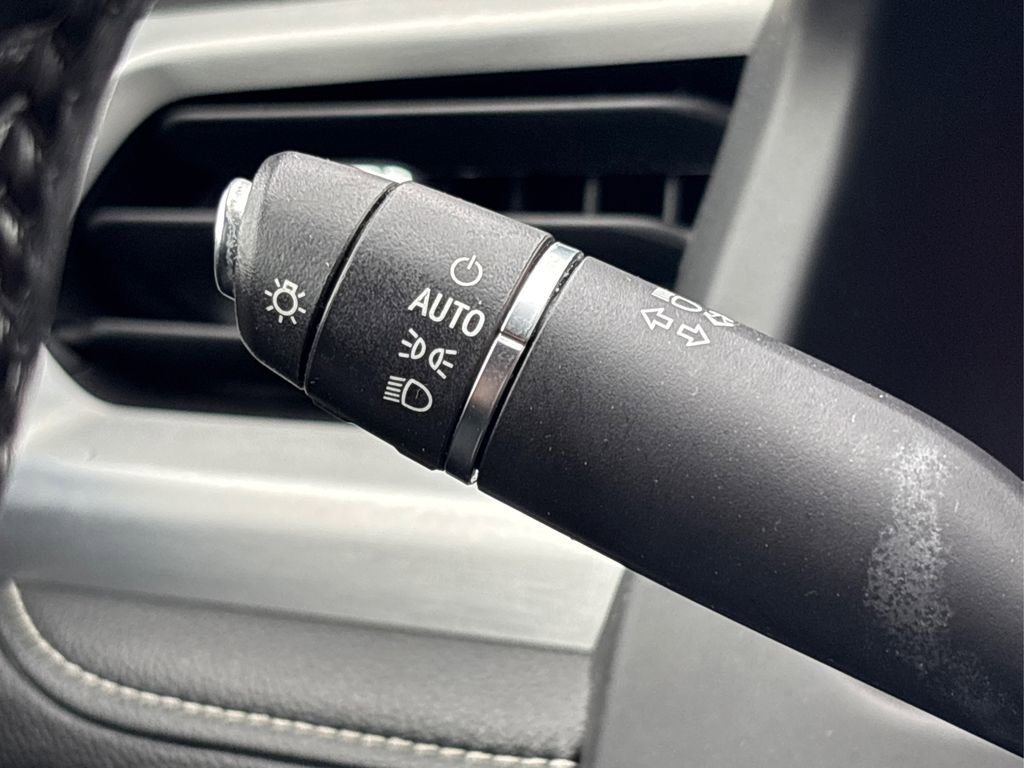 Used 2019 GMC Acadia SLE image 24