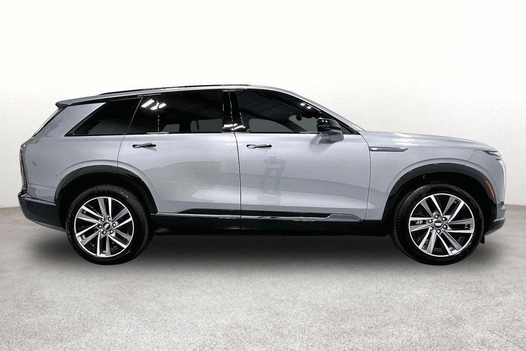 New 2027 Cadillac Vistiq Sport w/ LPO, Floor Liner Package AWD/4WD image 8