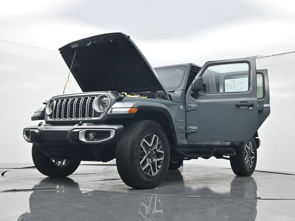 Used 2024 Jeep Wrangler Unlimited Sahara w/ Technology Group AWD/4WD image 28