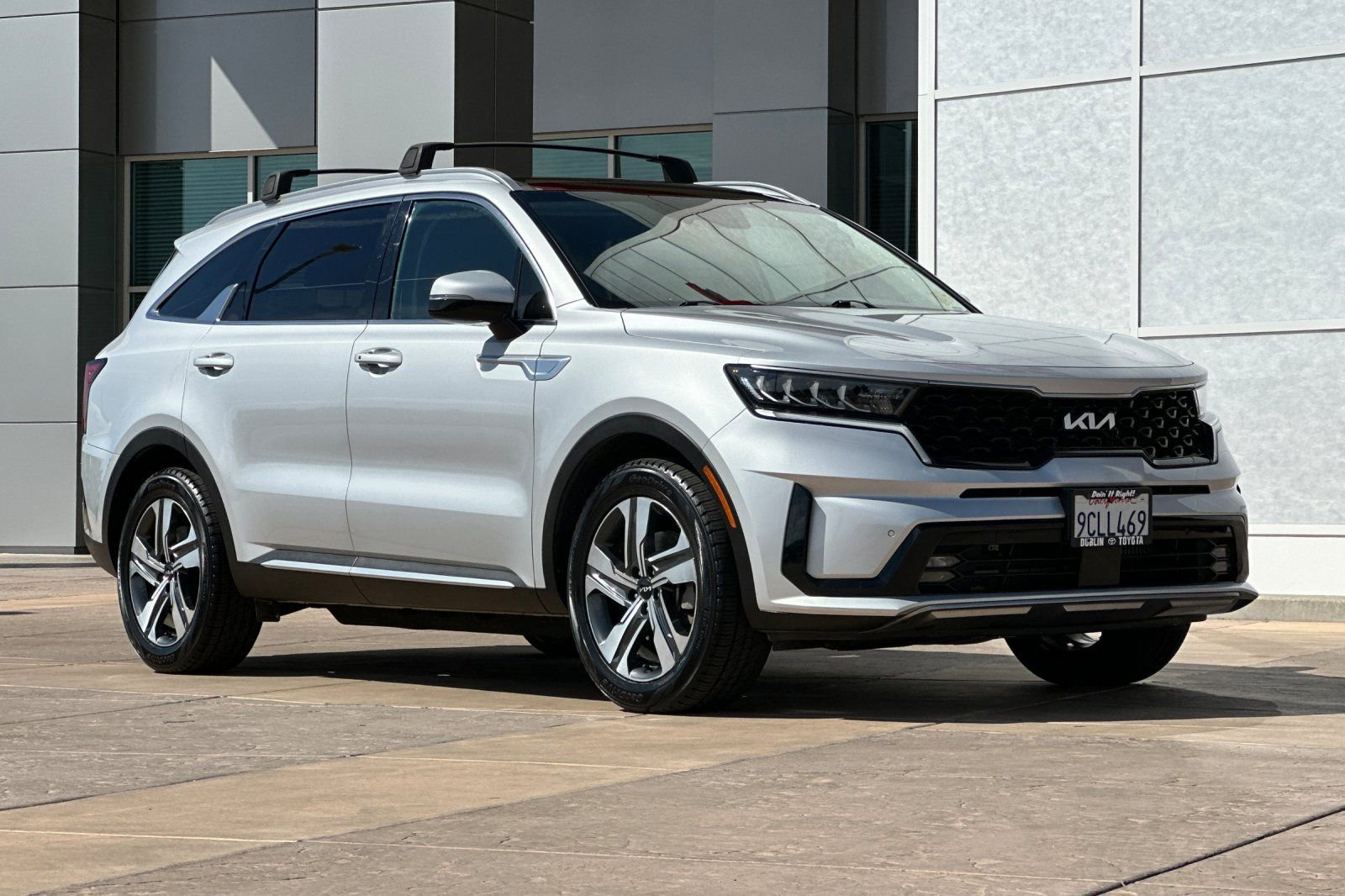 Used 2022 Kia Sorento EX w/ Panoramic Sunroof Package AWD/4WD image 2