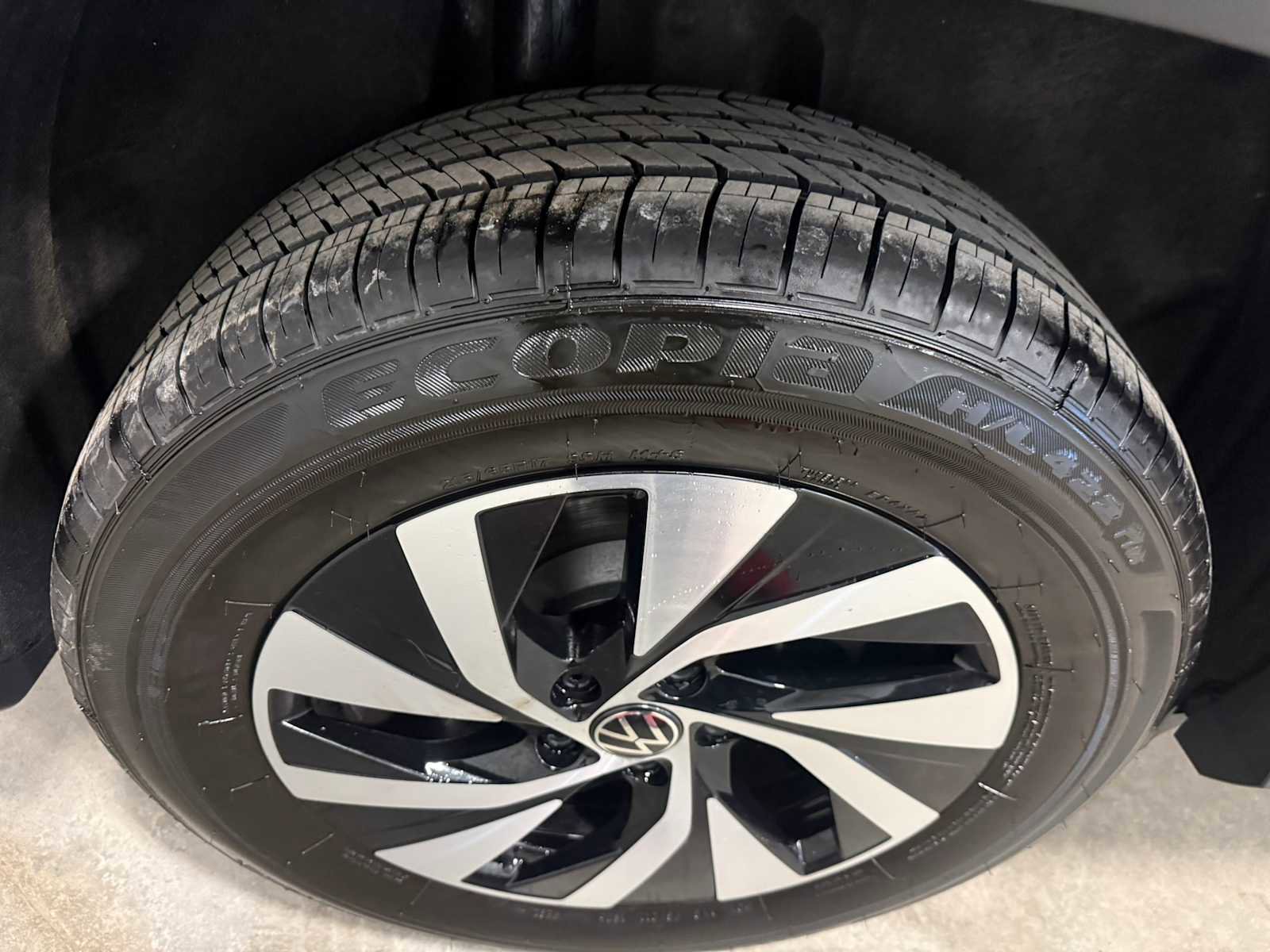 Certified 2025 Volkswagen Tiguan S image 13
