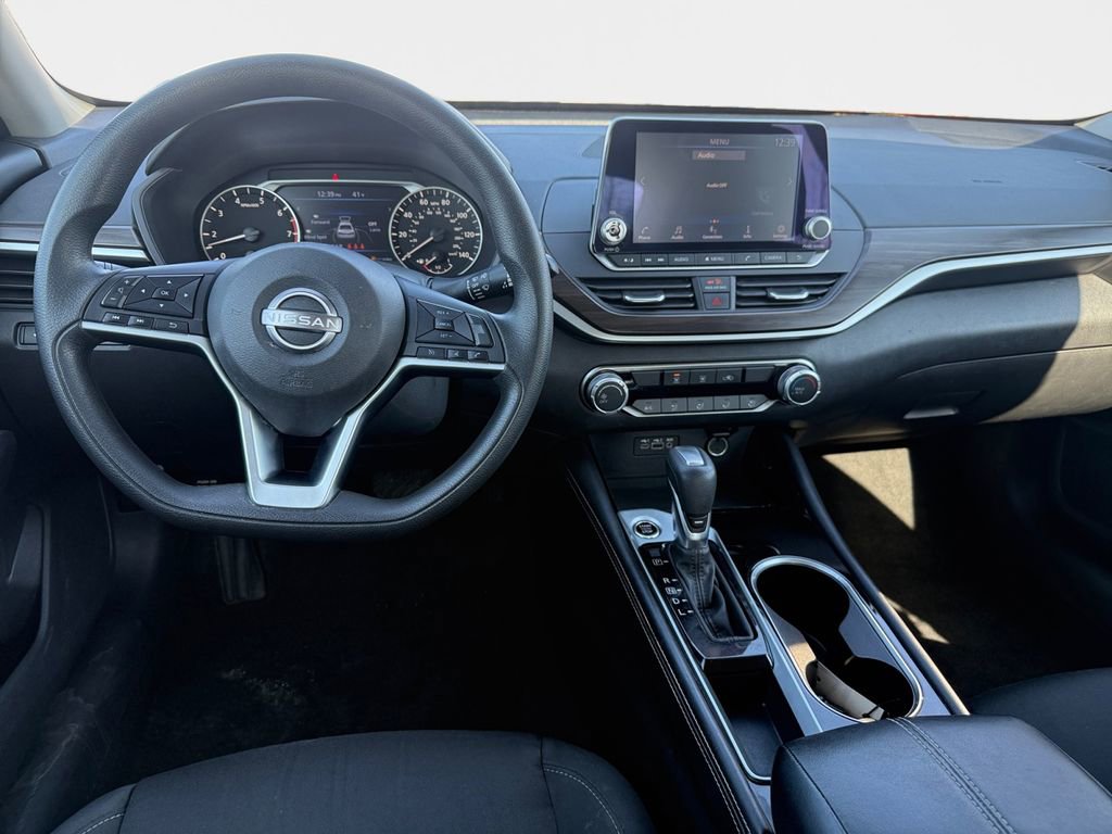 Used 2023 Nissan Altima 2.5 SV image 14