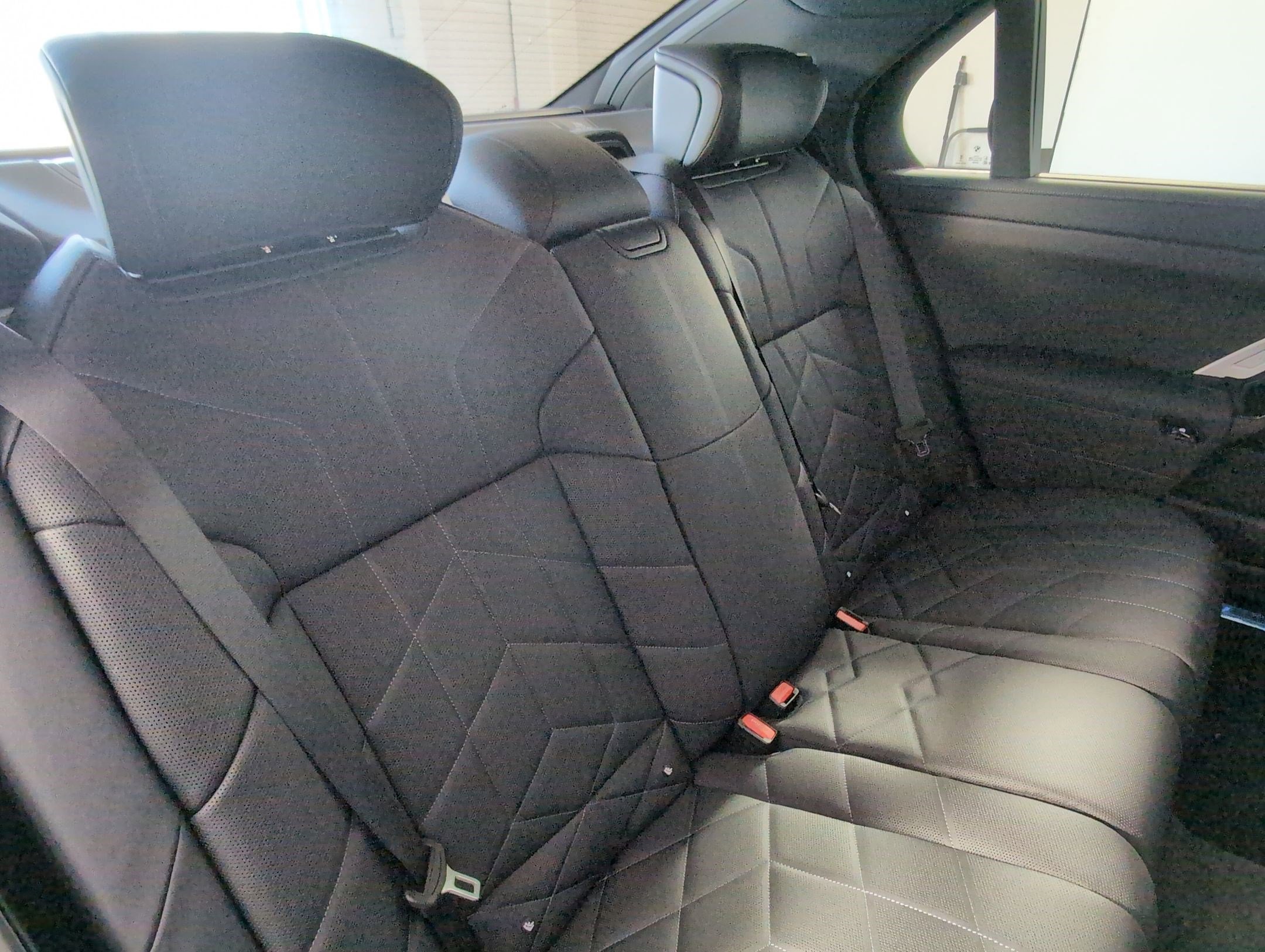 New 2025 BMW i7 xDrive60 w/ Premium Package image 31