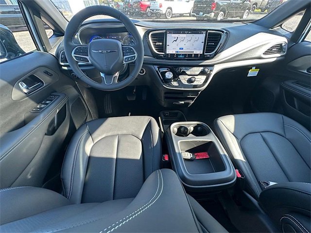 New 2026 Chrysler Pacifica Select image 16