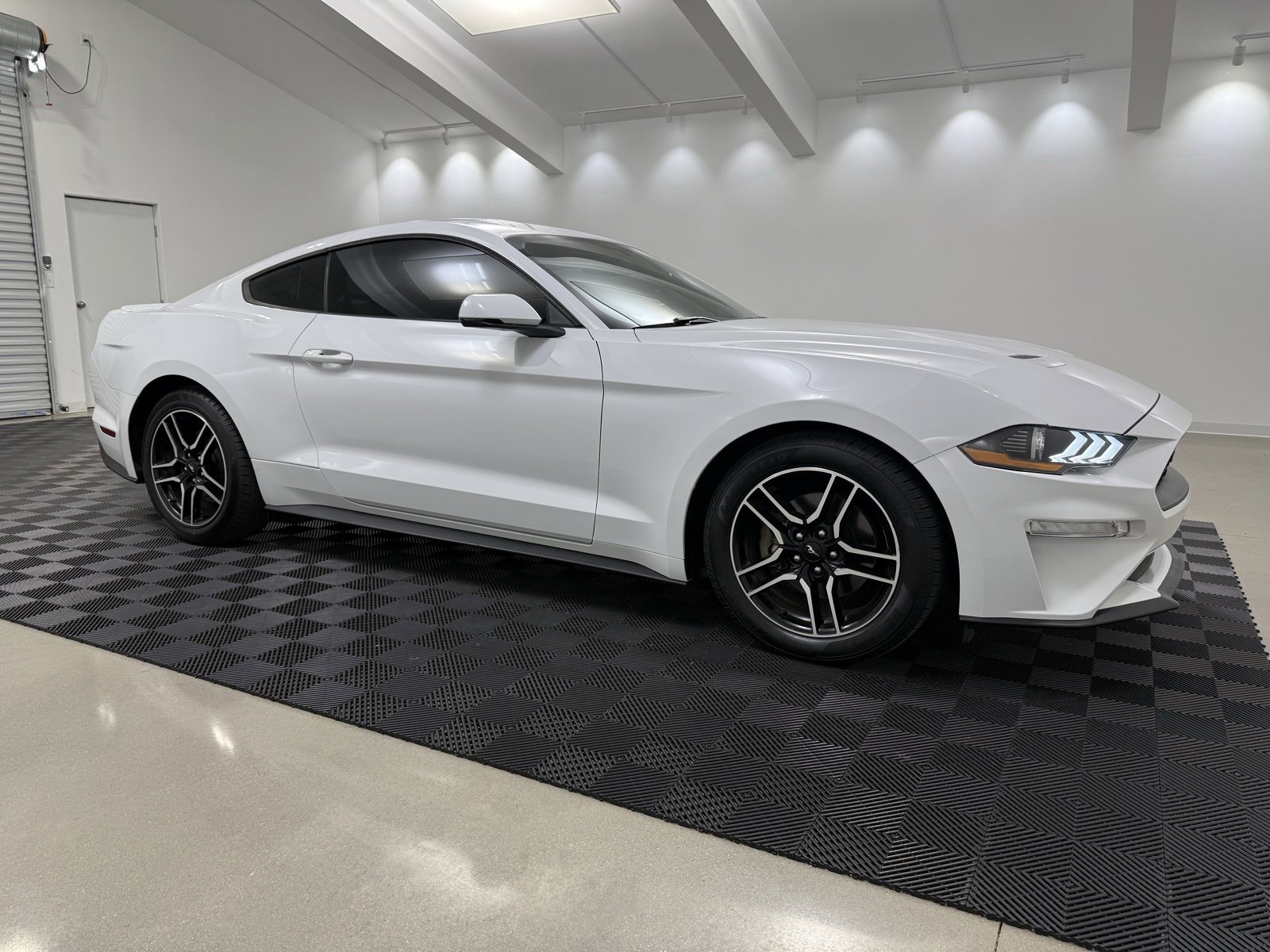 Used 2018 Ford Mustang Premium image 1