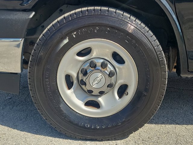 Used 2018 Chevrolet Express 3500 LT w/ LT Preferred Equipment Group RWD image 9