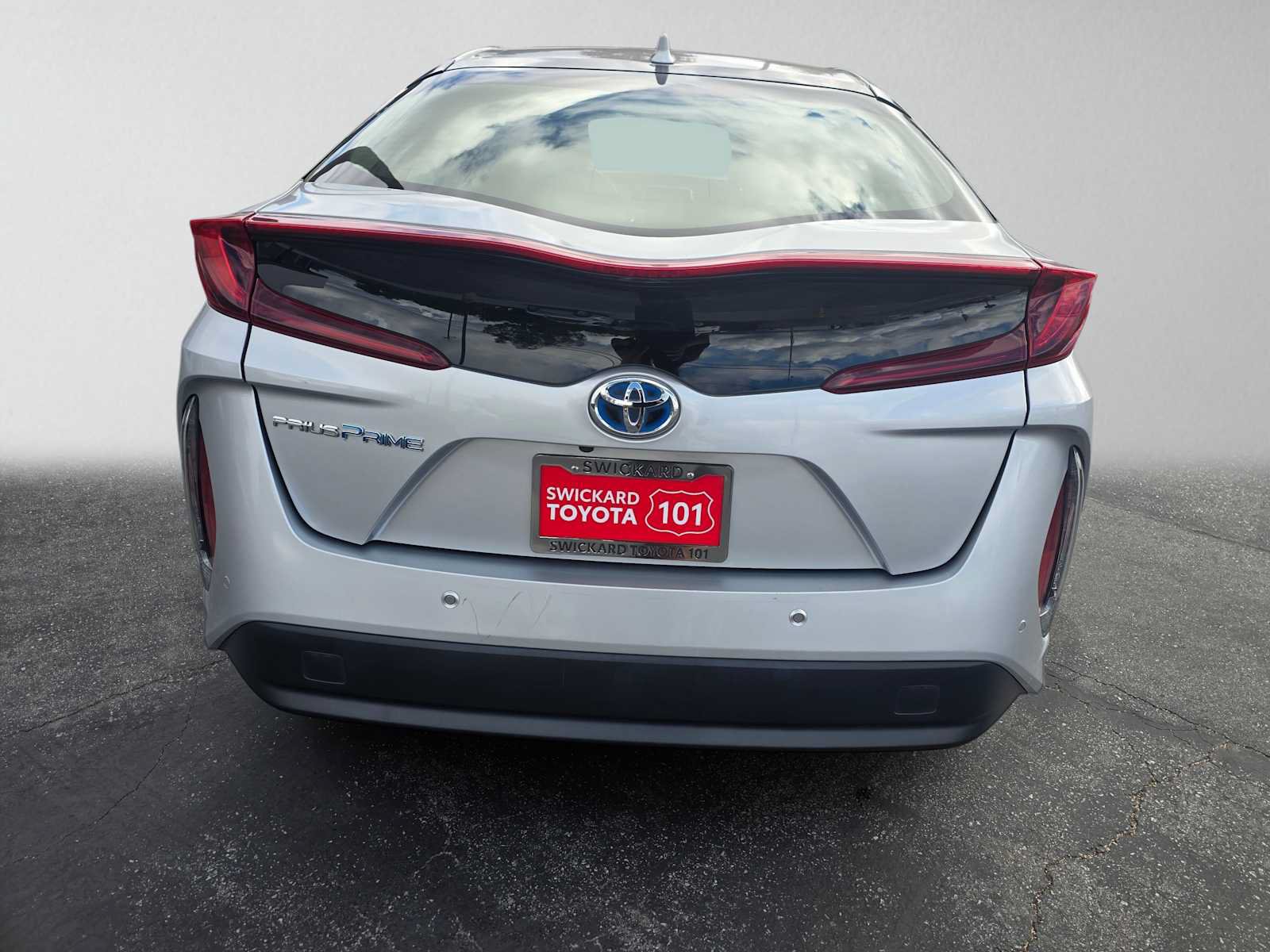 Used 2017 Toyota Prius Prime Advanced FWD image 4