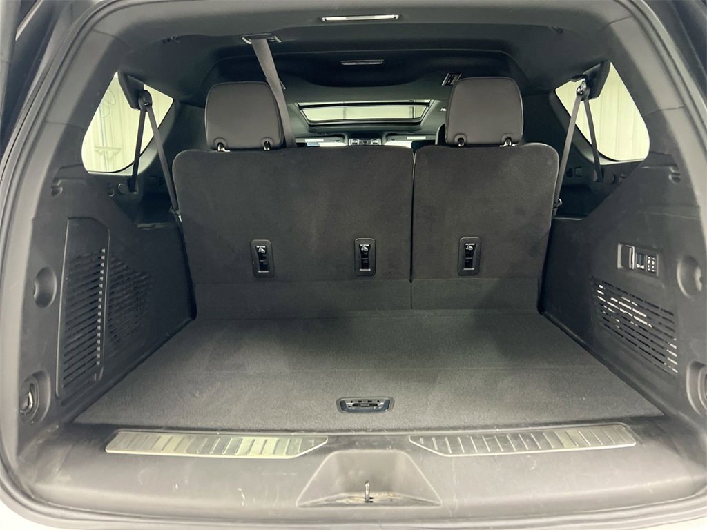 Used 2024 Chevrolet Suburban High Country w/ Advanced Technology Package image 25