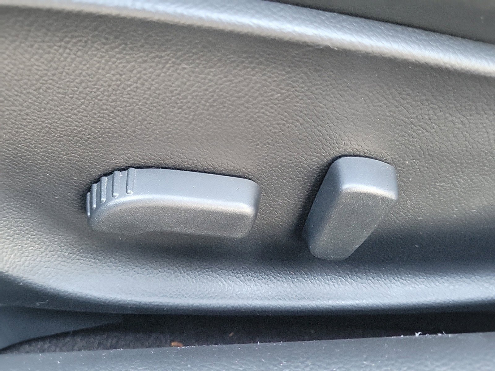 Used 2015 INFINITI Q40 w/ Moonroof Package image 14