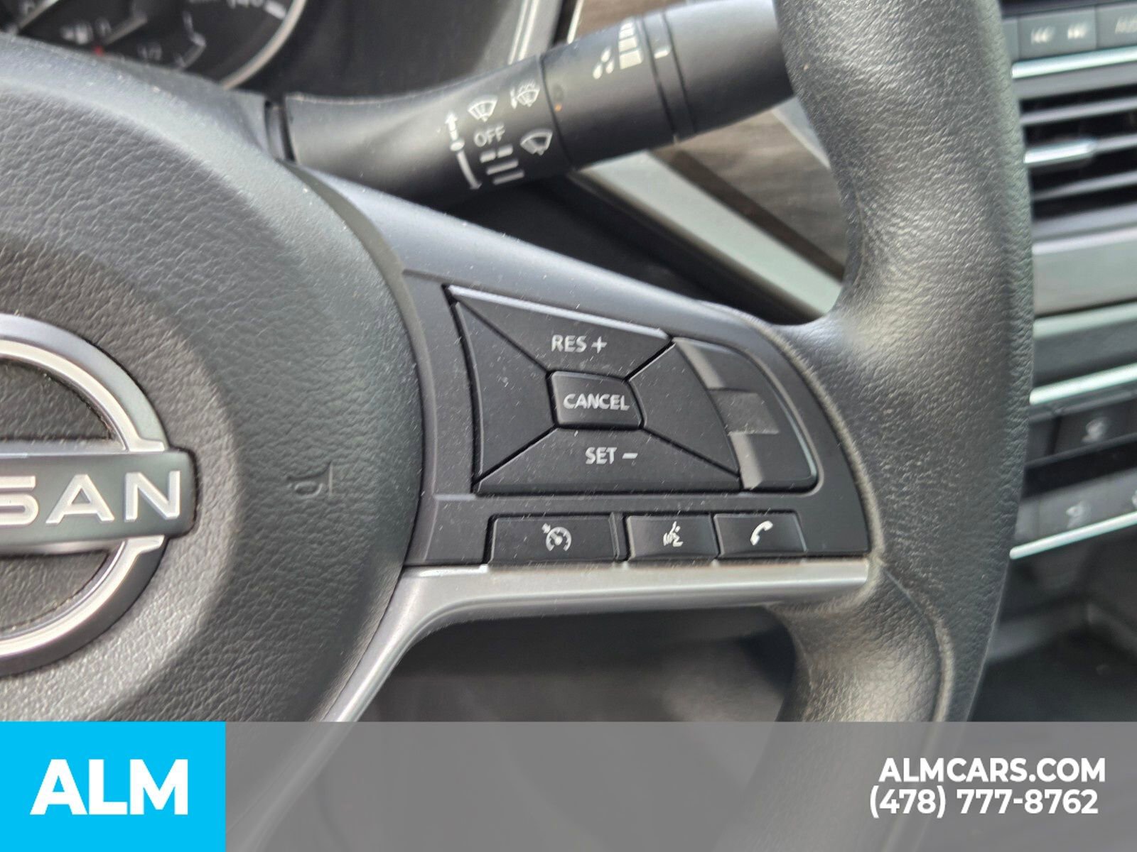 Used 2025 Nissan Altima 2.5 SV FWD image 15