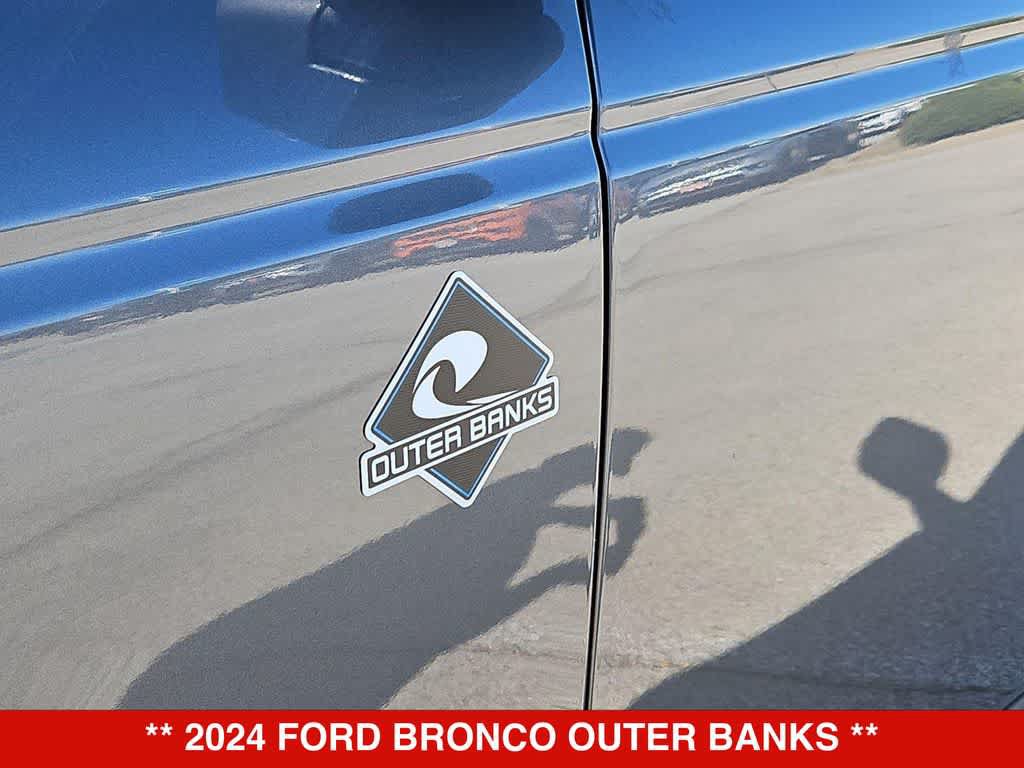 Used 2024 Ford Bronco Outer Banks AWD/4WD image 11