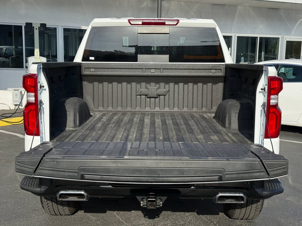 Used 2026 Chevrolet Silverado 1500 LT Trail Boss w/ LT Trail Boss Premium Package AWD/4WD image 9