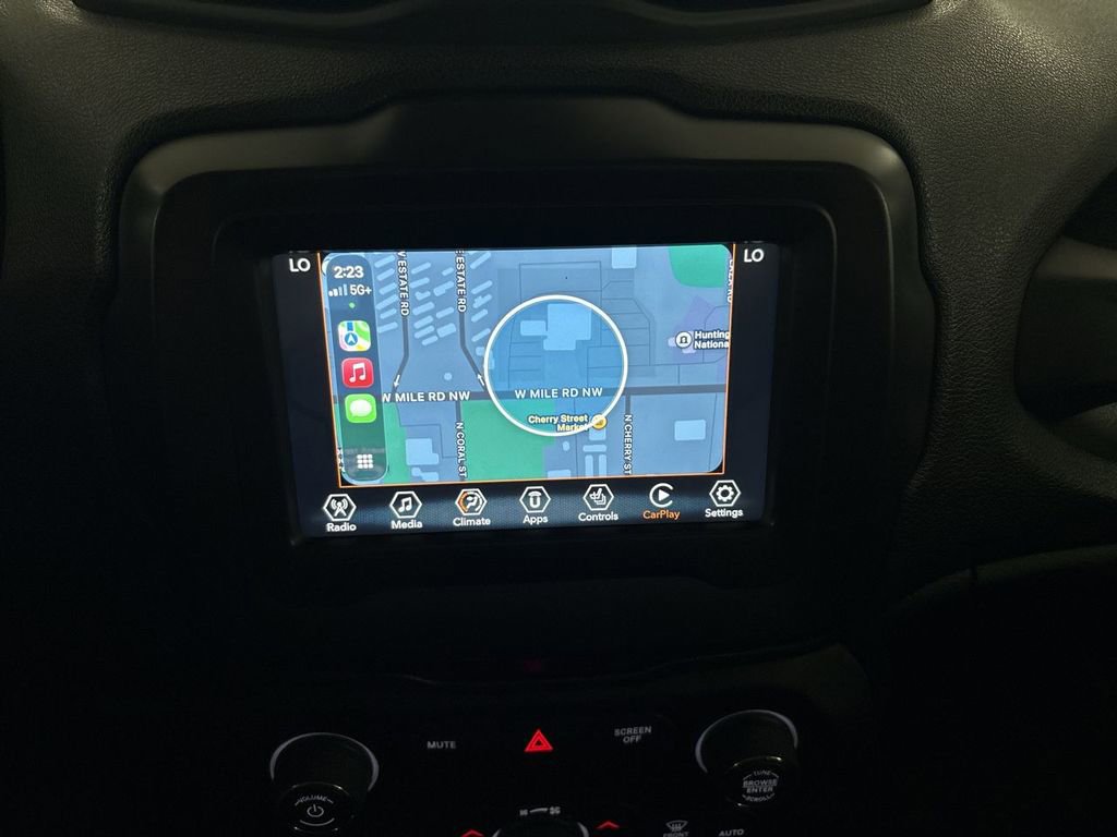 Used 2019 Jeep Renegade Latitude w/ Cold Weather Group image 35