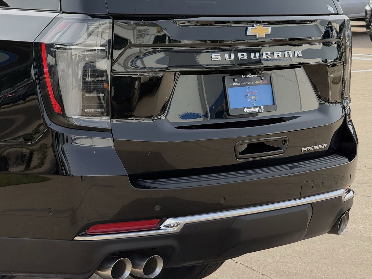 Certified 2025 Chevrolet Suburban Premier AWD/4WD image 6