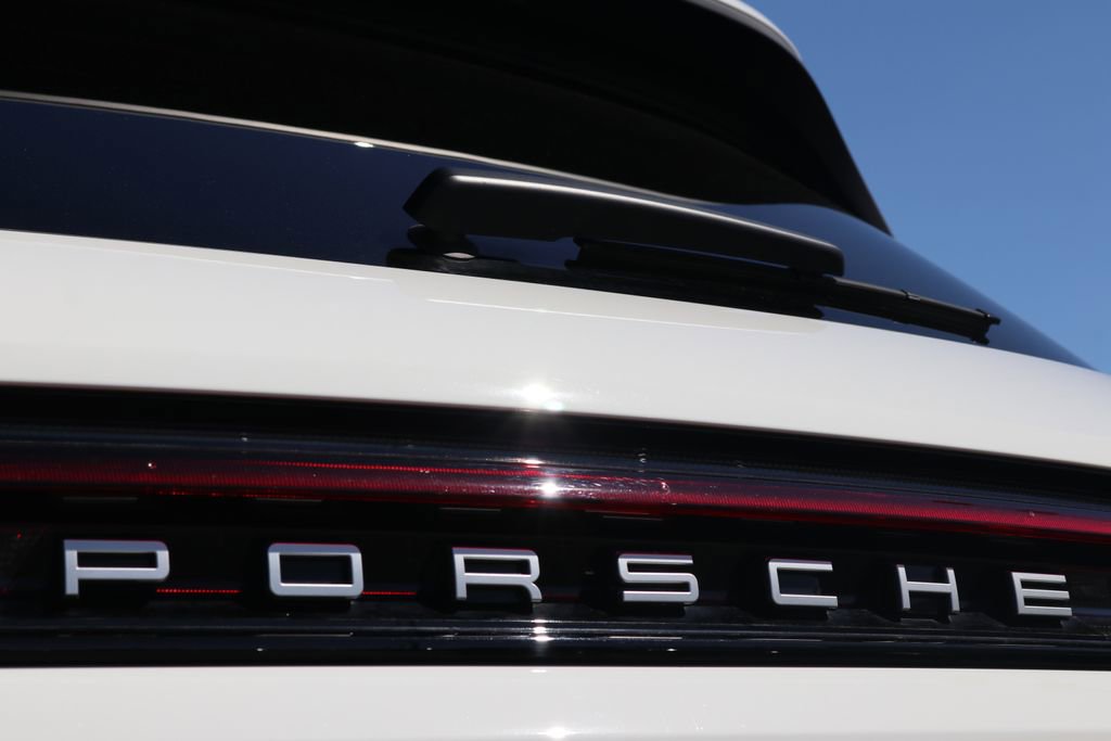 Used 2024 Porsche Cayenne image 28