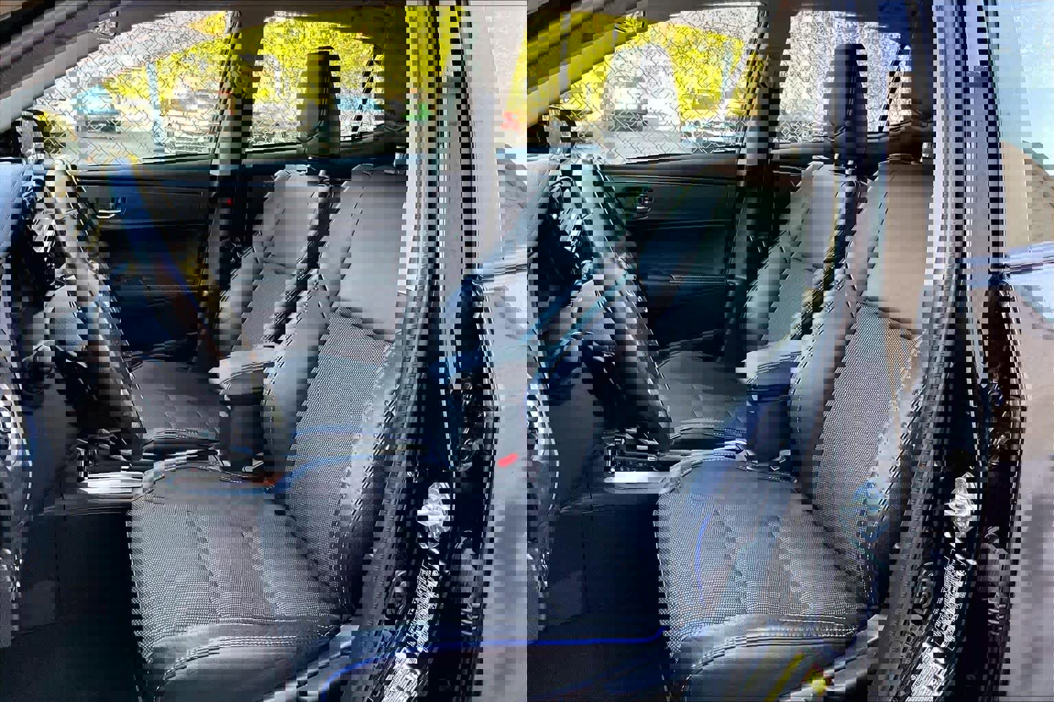 Used 2017 Toyota Corolla SE image 8