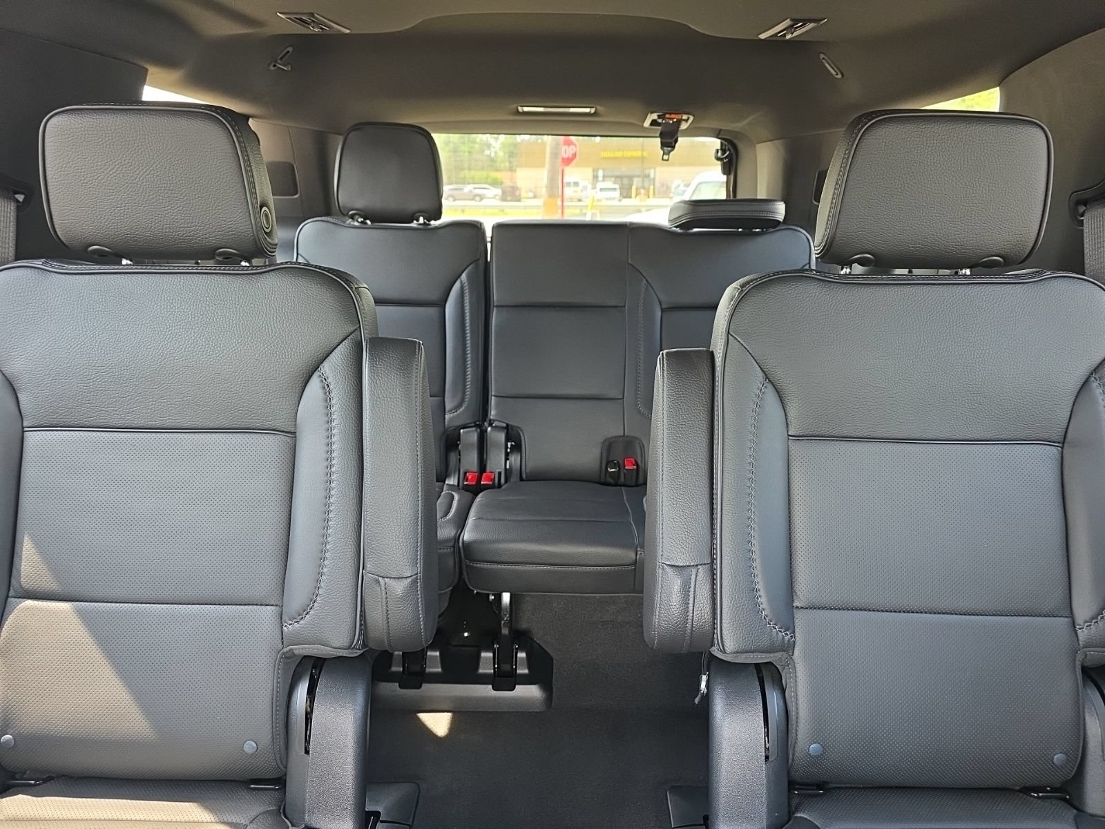 Used 2023 GMC Yukon Denali AWD/4WD image 18