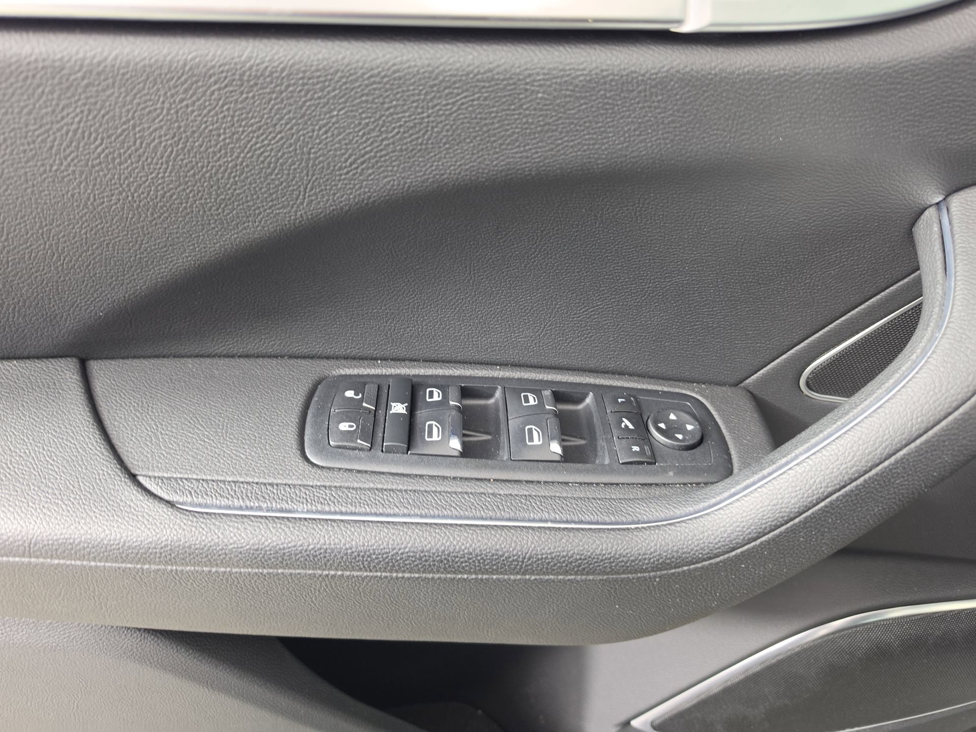 Used 2022 Maserati Levante Modena AWD/4WD image 18