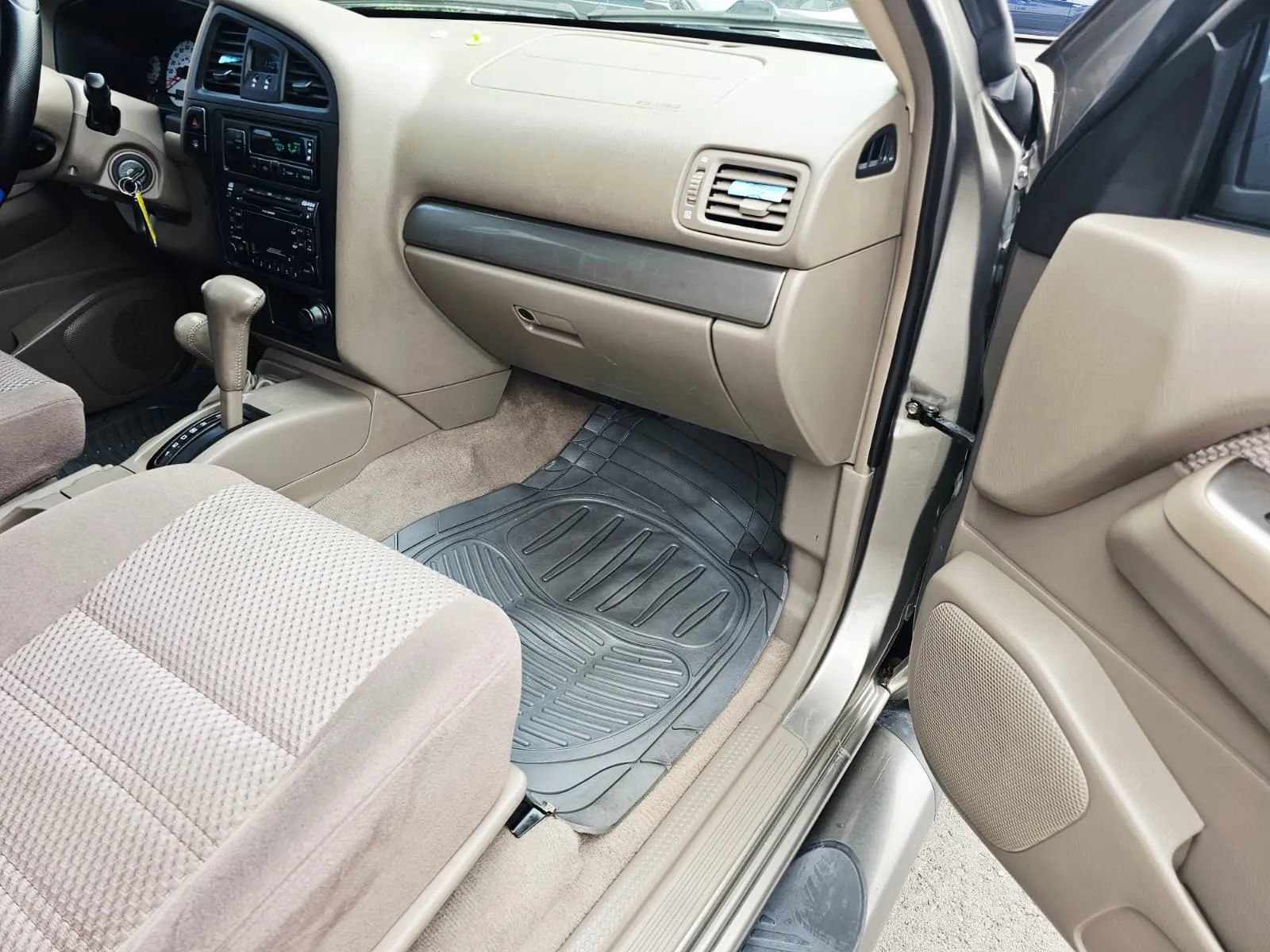 Used 2004 Nissan Pathfinder SE w/ (POP) SE Popular Pkg image 11