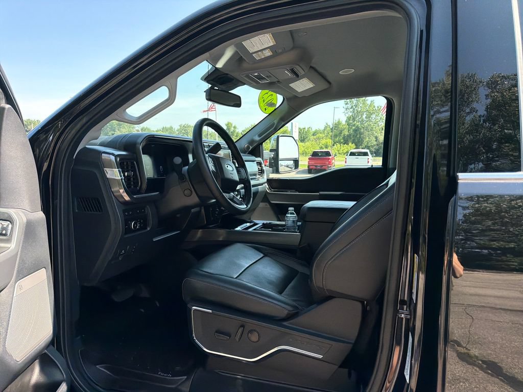 Used 2023 Ford F350 Lariat w/ Lariat Ultimate Package AWD/4WD image 10