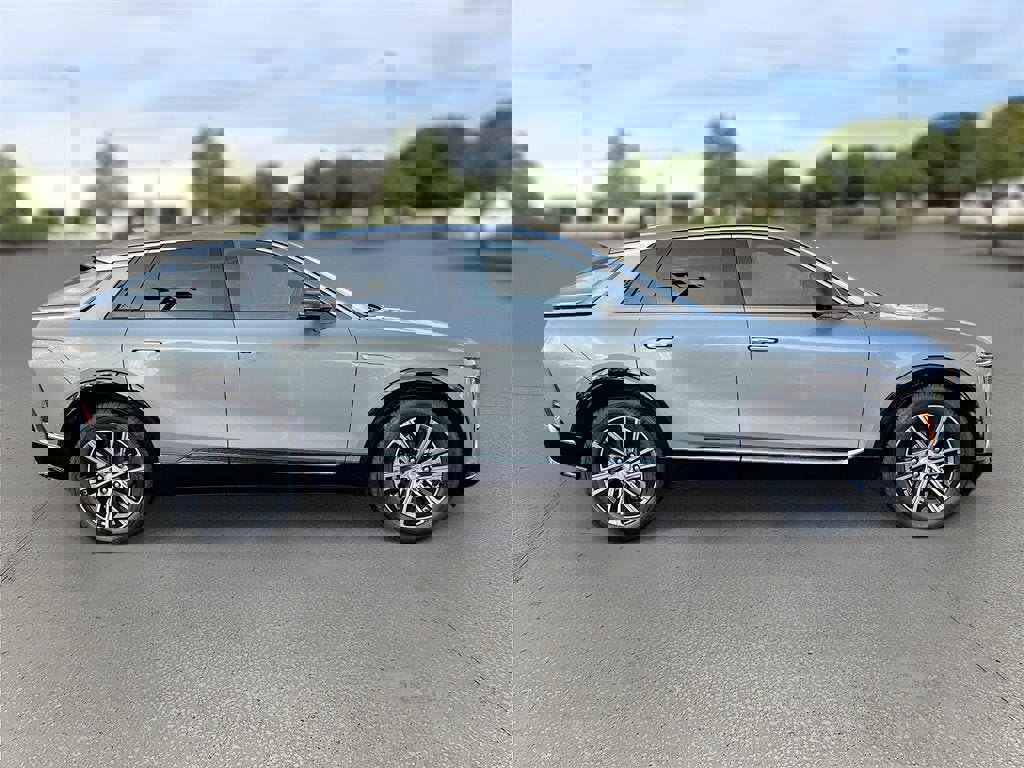 New 2026 Cadillac Lyriq Luxury image 7