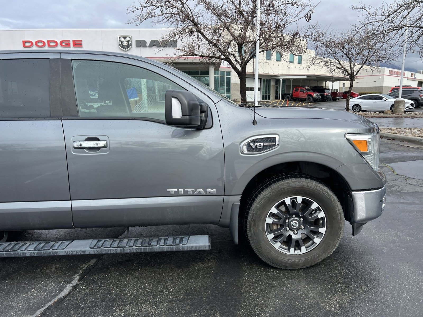 Used 2017 Nissan Titan SV image 15