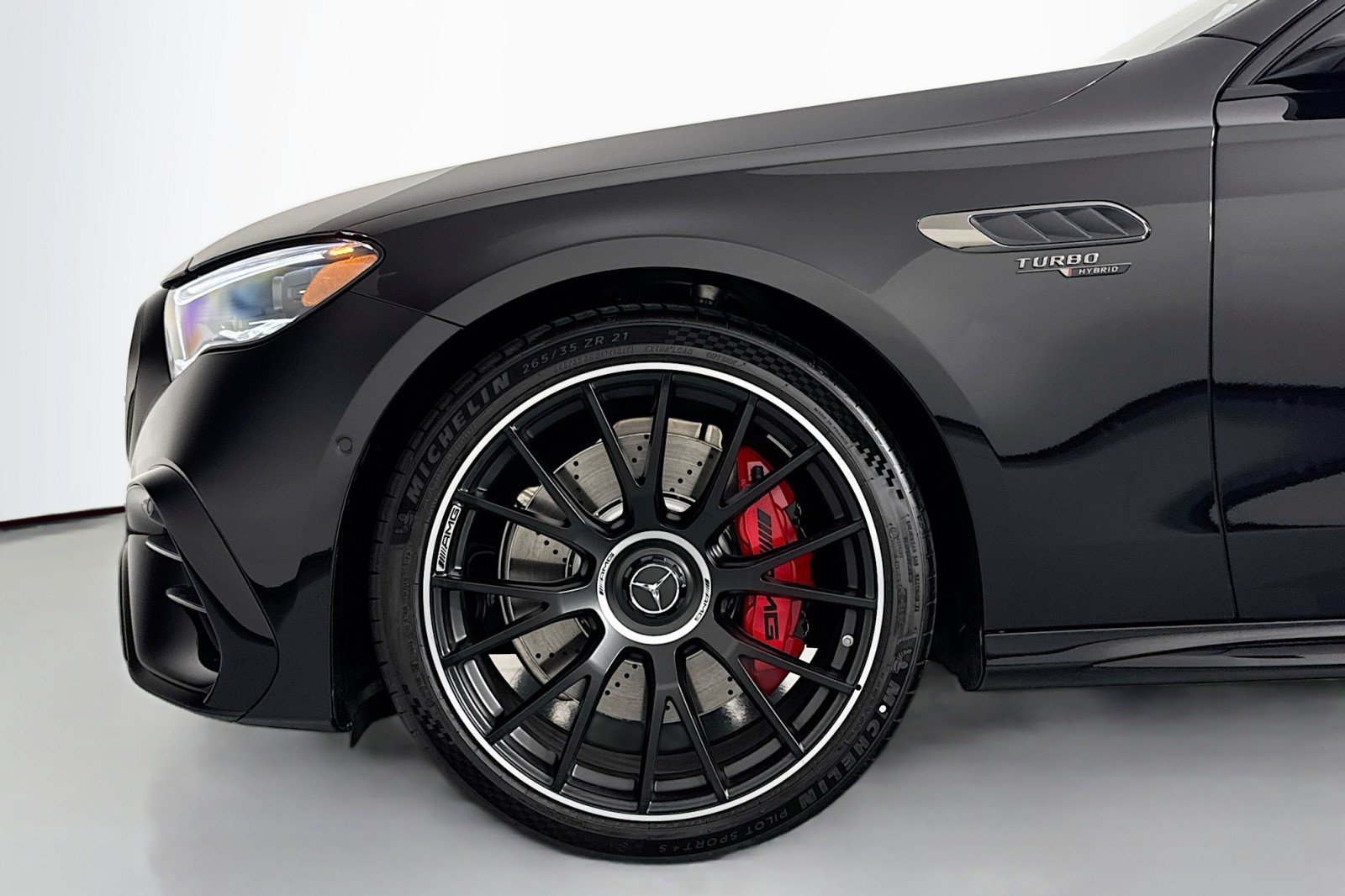 New 2026 Mercedes-Benz E 53 AMG e 4MATIC Sedan image 9