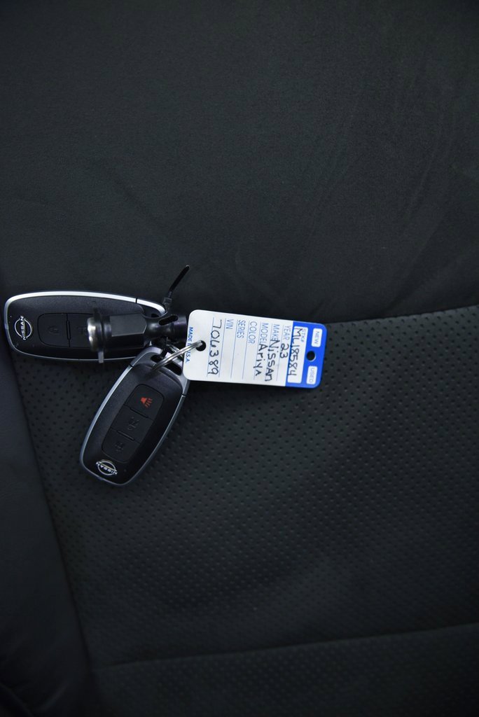 Used 2023 Nissan Ariya AWD image 23