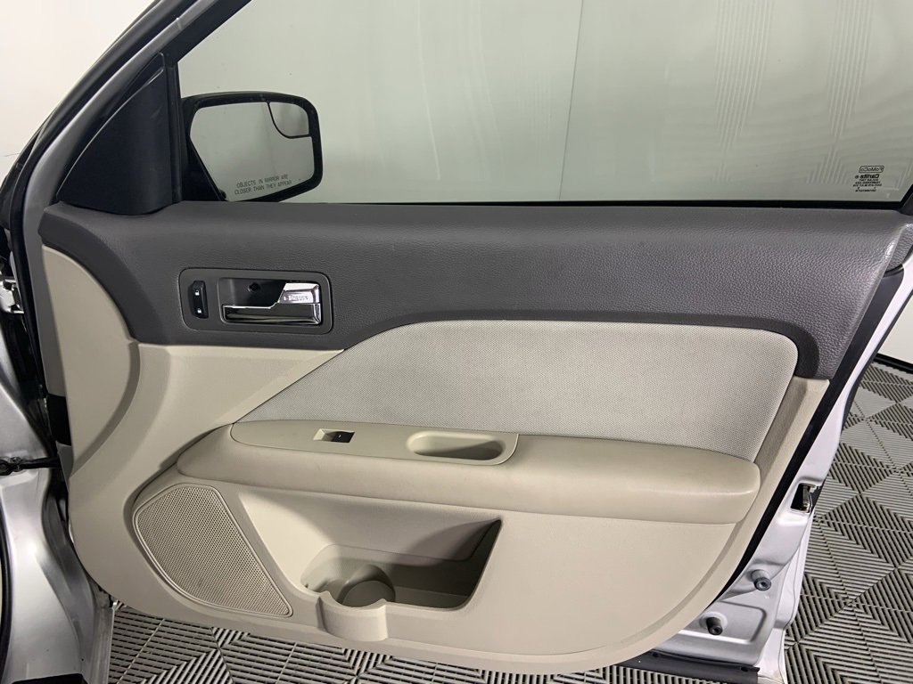 Used 2011 Ford Fusion S image 21