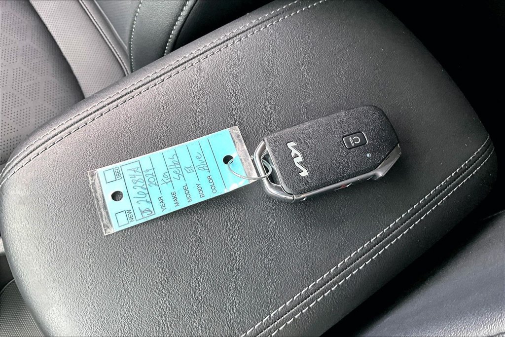 Used 2024 Kia Seltos EX AWD/4WD image 33