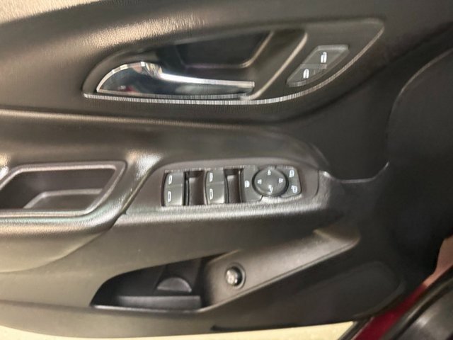 Used 2020 Chevrolet Equinox LT image 12